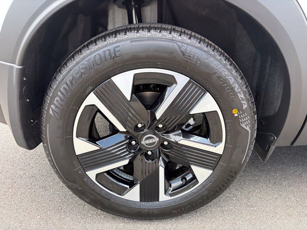 New 2026 Nissan Kicks SV w/ SV Premium Package AWD/4WD image 29