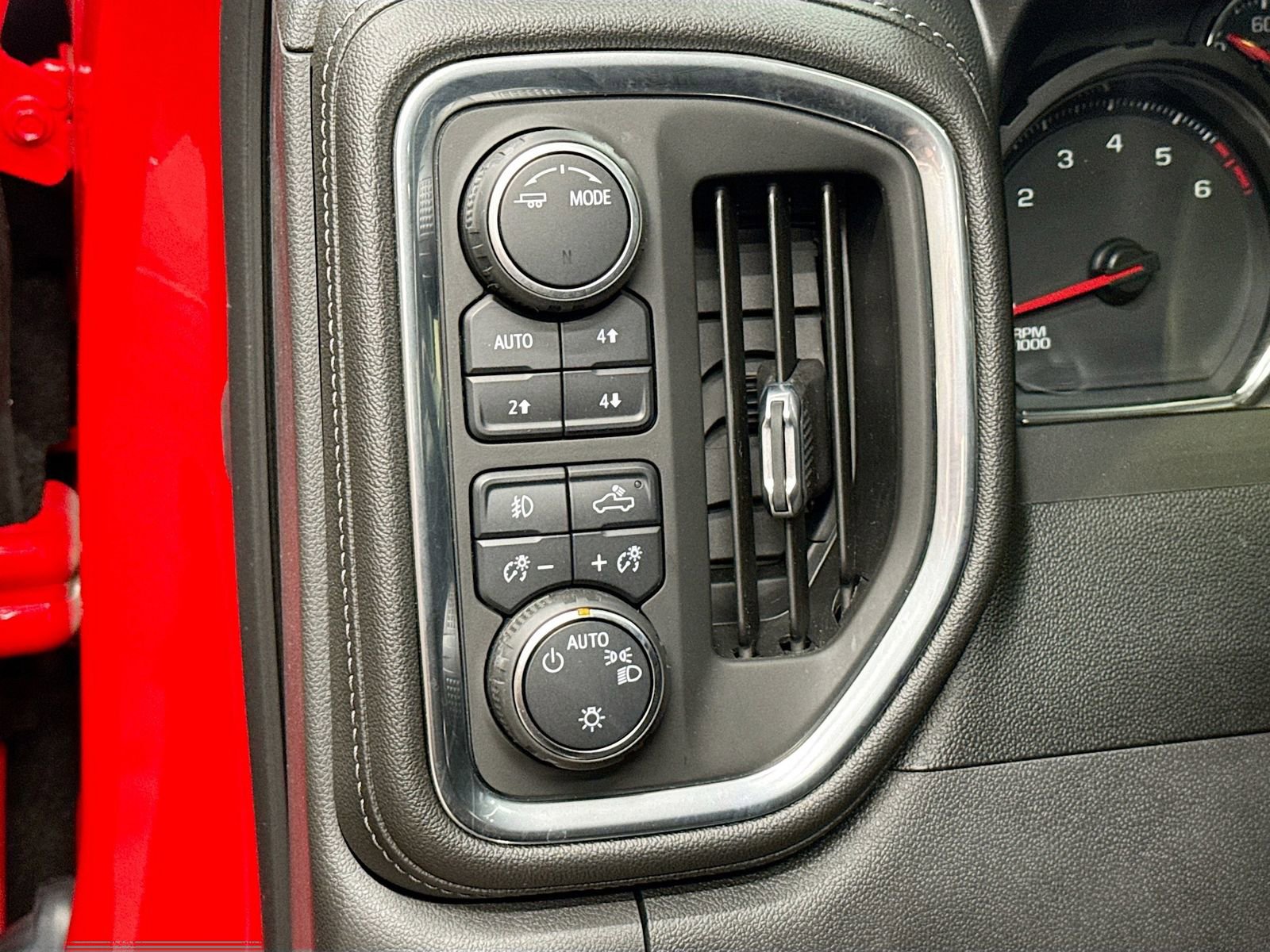 Used 2021 Chevrolet Silverado 1500 LT Trail Boss w/ Convenience Package II image 13