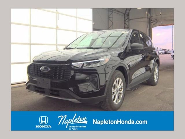 Used 2025 Ford Escape Active AWD/4WD image 1