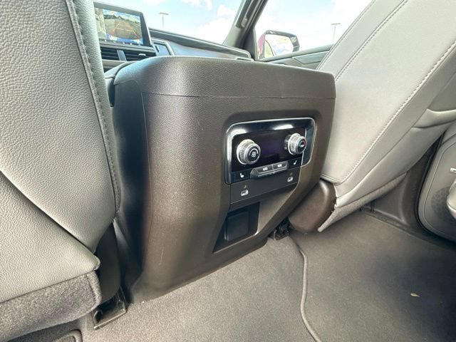 Certified 2023 GMC Yukon SLT w/ SLT Premium Package AWD/4WD image 33