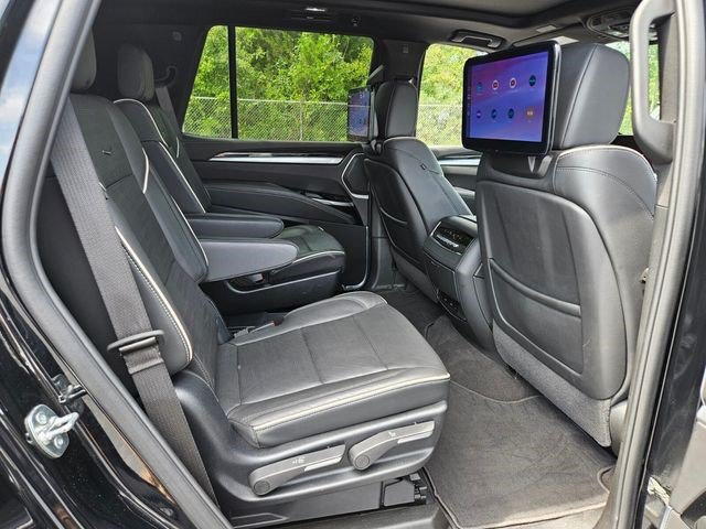 Certified 2025 Cadillac Escalade Premium Luxury AWD/4WD image 18