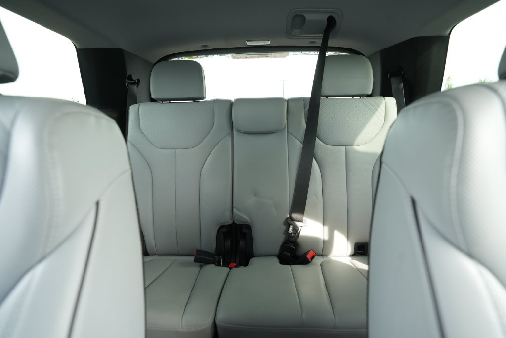 Used 2025 Hyundai Palisade SEL FWD image 28