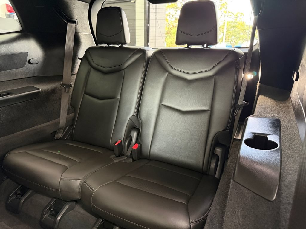 Used 2022 Cadillac XT6 Premium Luxury w/ Technology Package AWD/4WD image 29