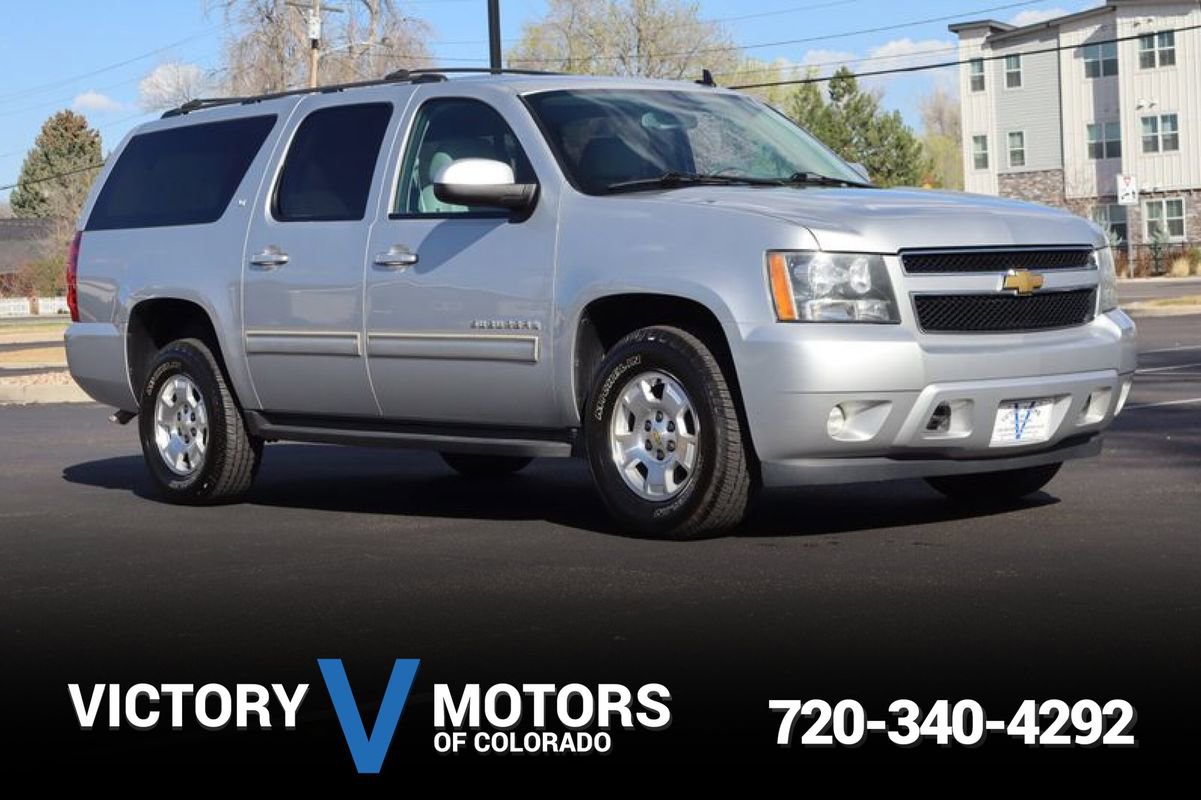 Used 2013 Chevrolet Suburban LT image 1