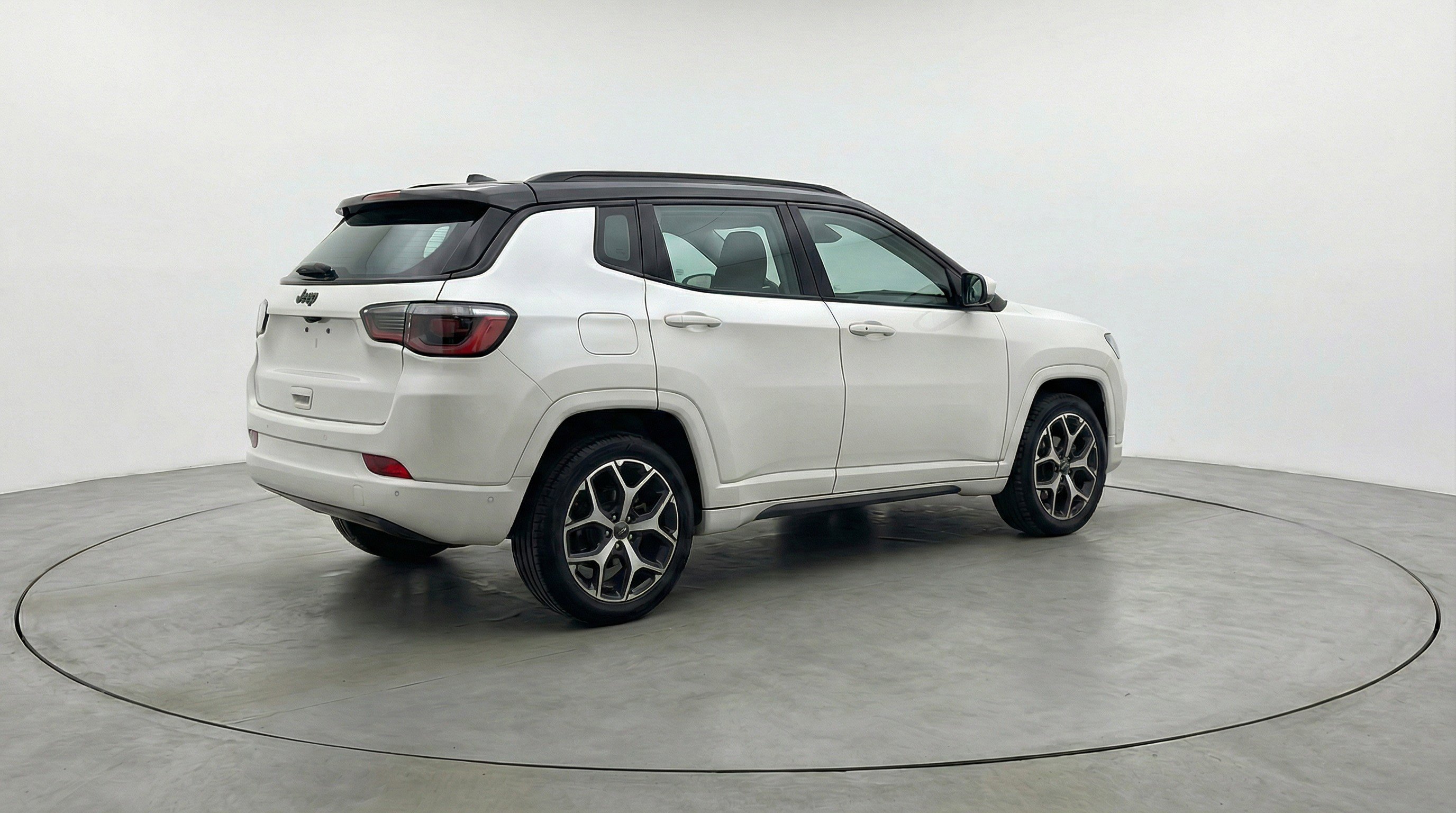 Used 2025 Jeep Compass Limited image 9