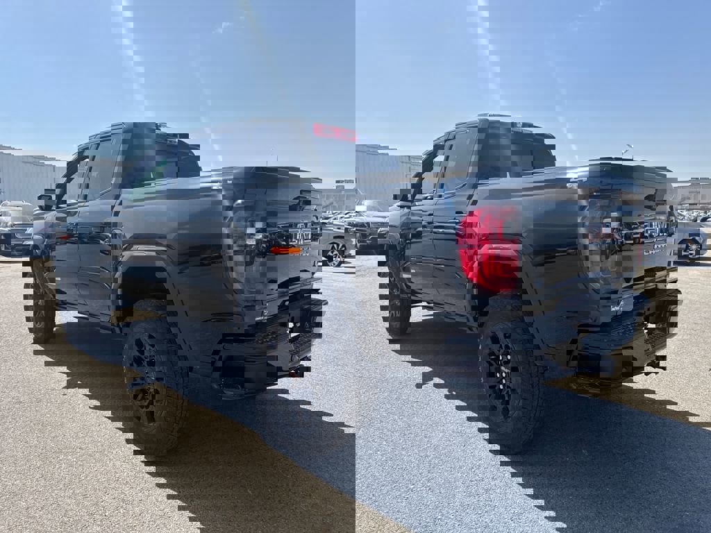 New 2026 GMC Canyon Elevation w/ Convenience Package image 4