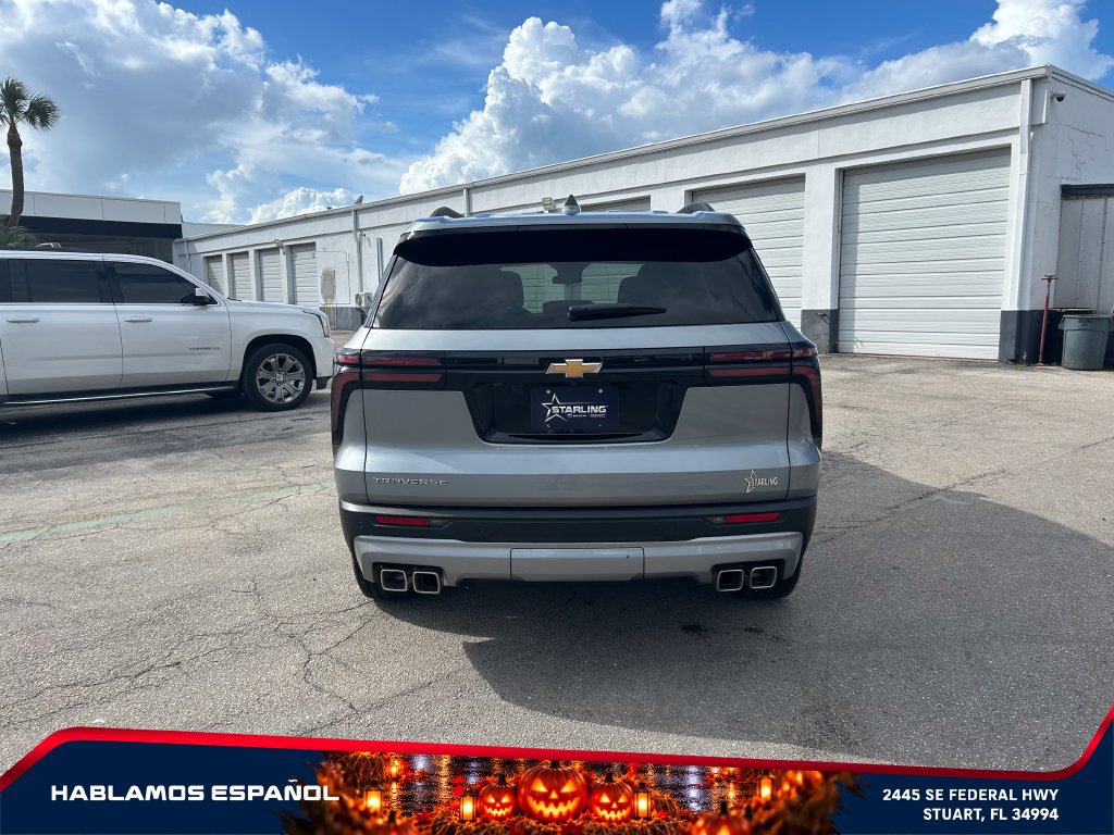 Used 2026 Chevrolet Traverse LT FWD image 6