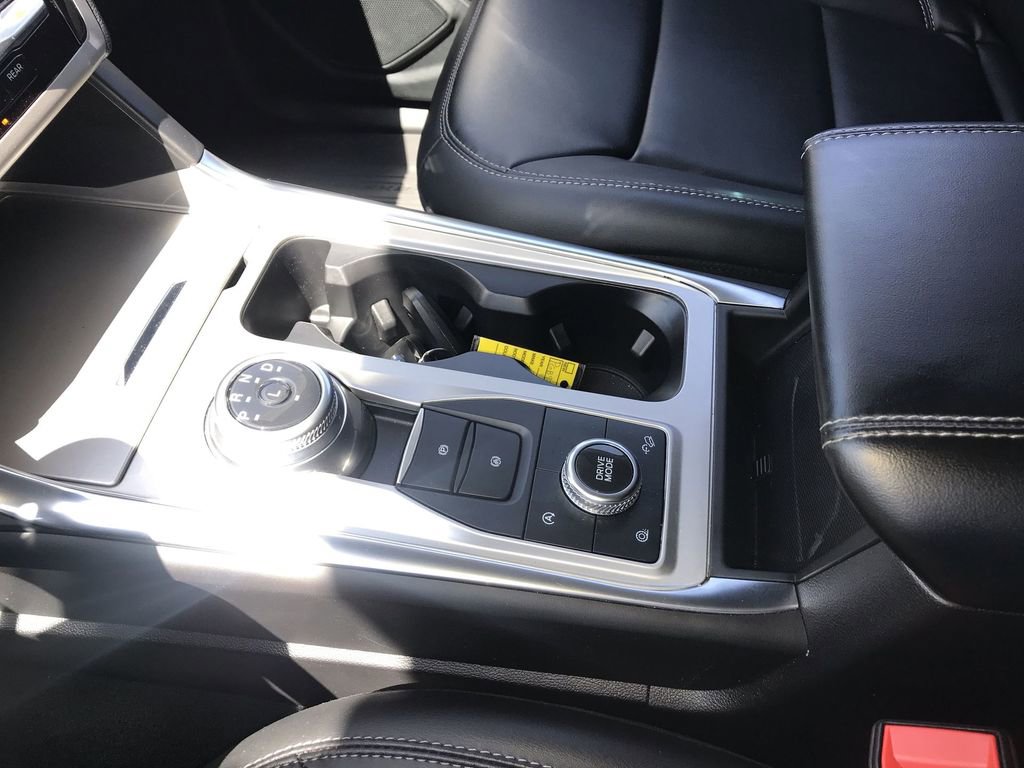Used 2023 Ford Explorer XLT w/ Equipment Group 202A image 20