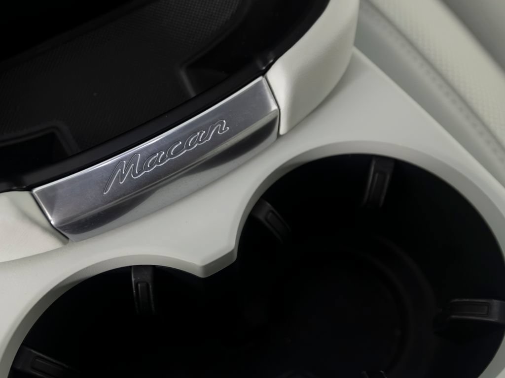 Certified 2026 Porsche Macan S AWD/4WD image 31