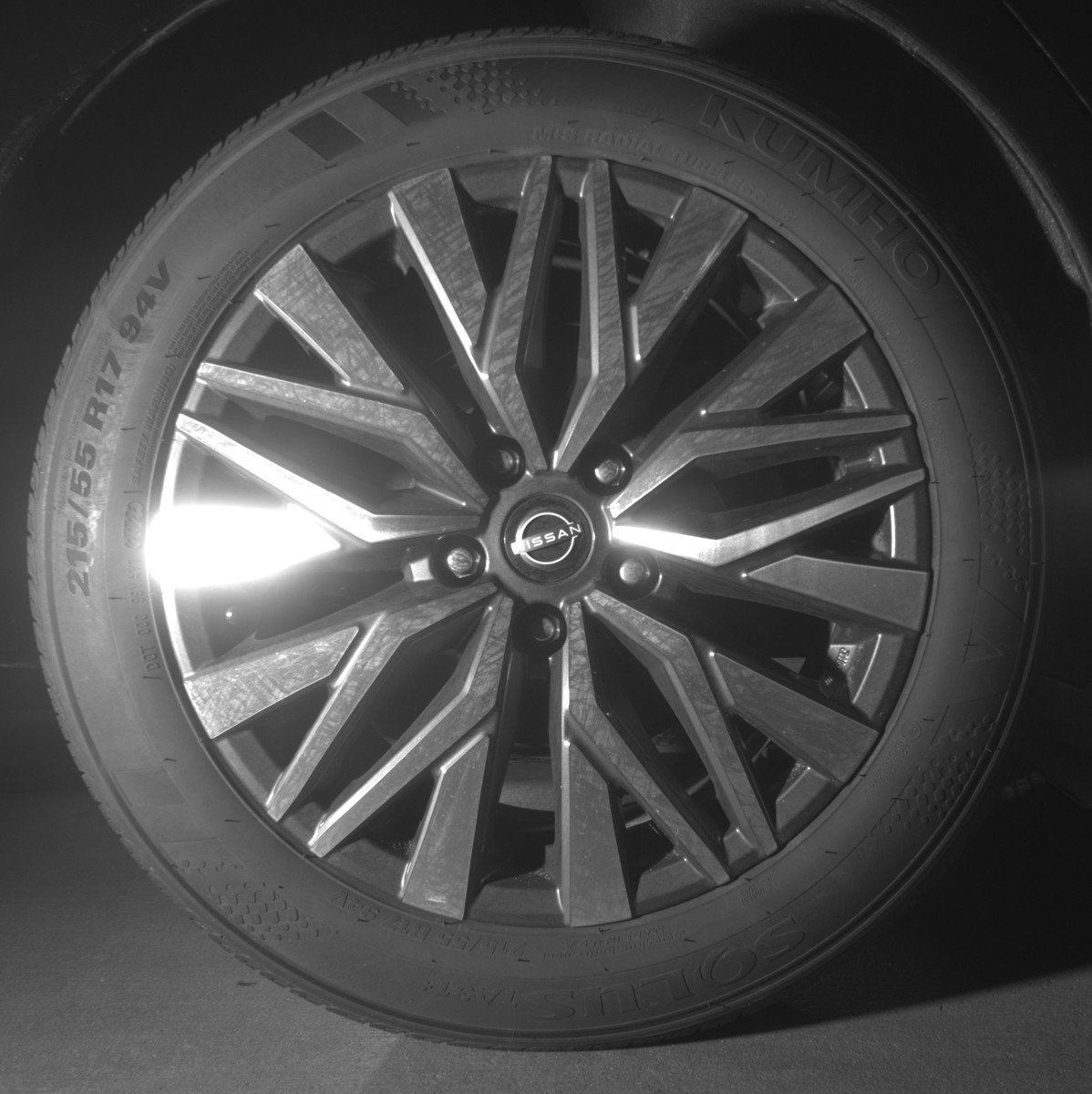 Used 2025 Nissan Altima 2.5 SV FWD image 15