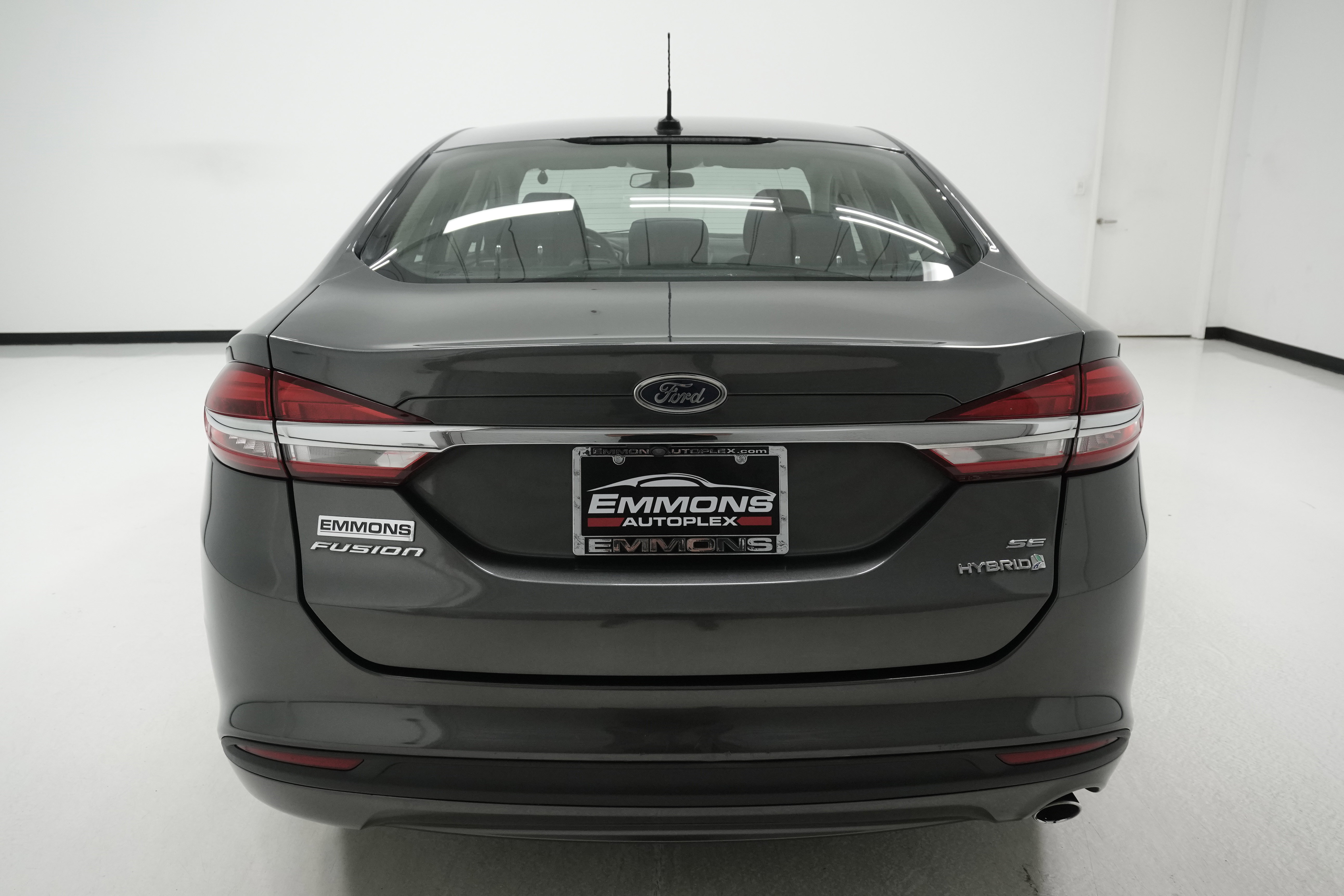 Used 2017 Ford Fusion SE FWD image 5