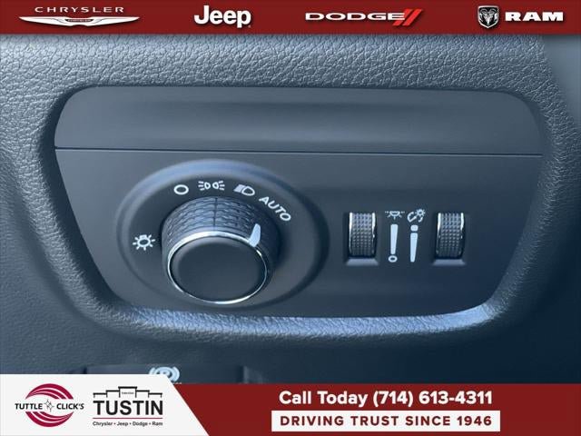 New 2027 Jeep Grand Cherokee Altitude AWD/4WD image 63