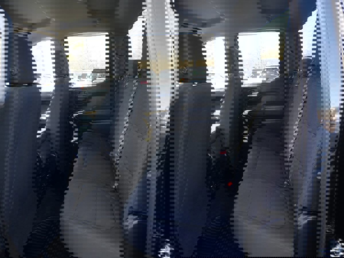 Used 2020 Chevrolet Silverado 1500 Custom w/ Custom Value Package image 25