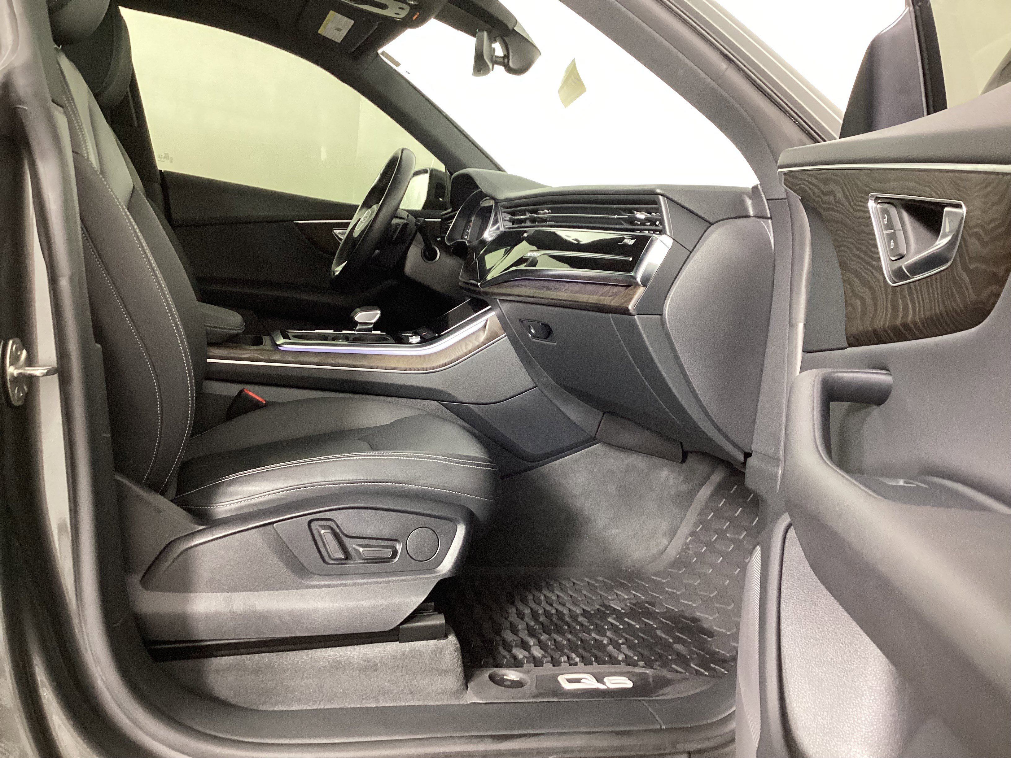 Used 2020 Audi Q8 Premium w/ Black Optic Package image 26