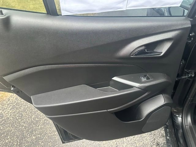 Certified 2025 Chevrolet Trax LT w/ LT Convenience Package image 24