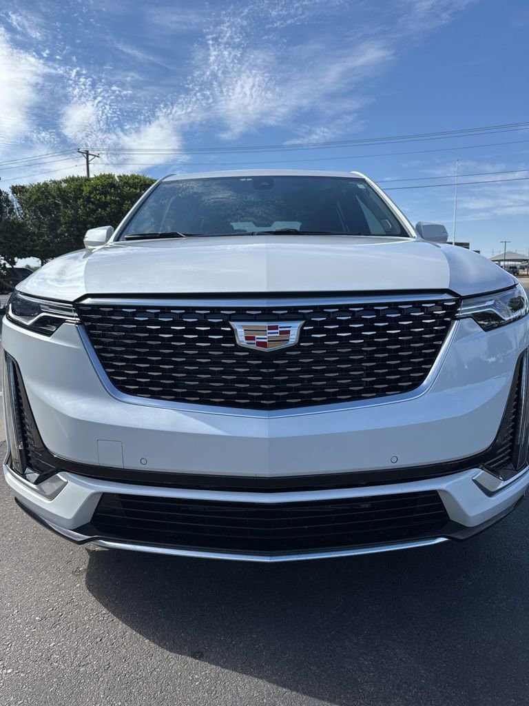 Used 2024 Cadillac XT6 Premium Luxury FWD image 8
