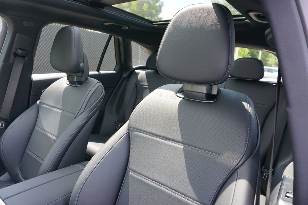 Certified 2025 Mercedes-Benz GLC 300 4MATIC image 40