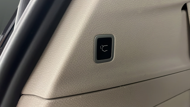 Used 2024 Chrysler Pacifica Touring-L FWD image 30