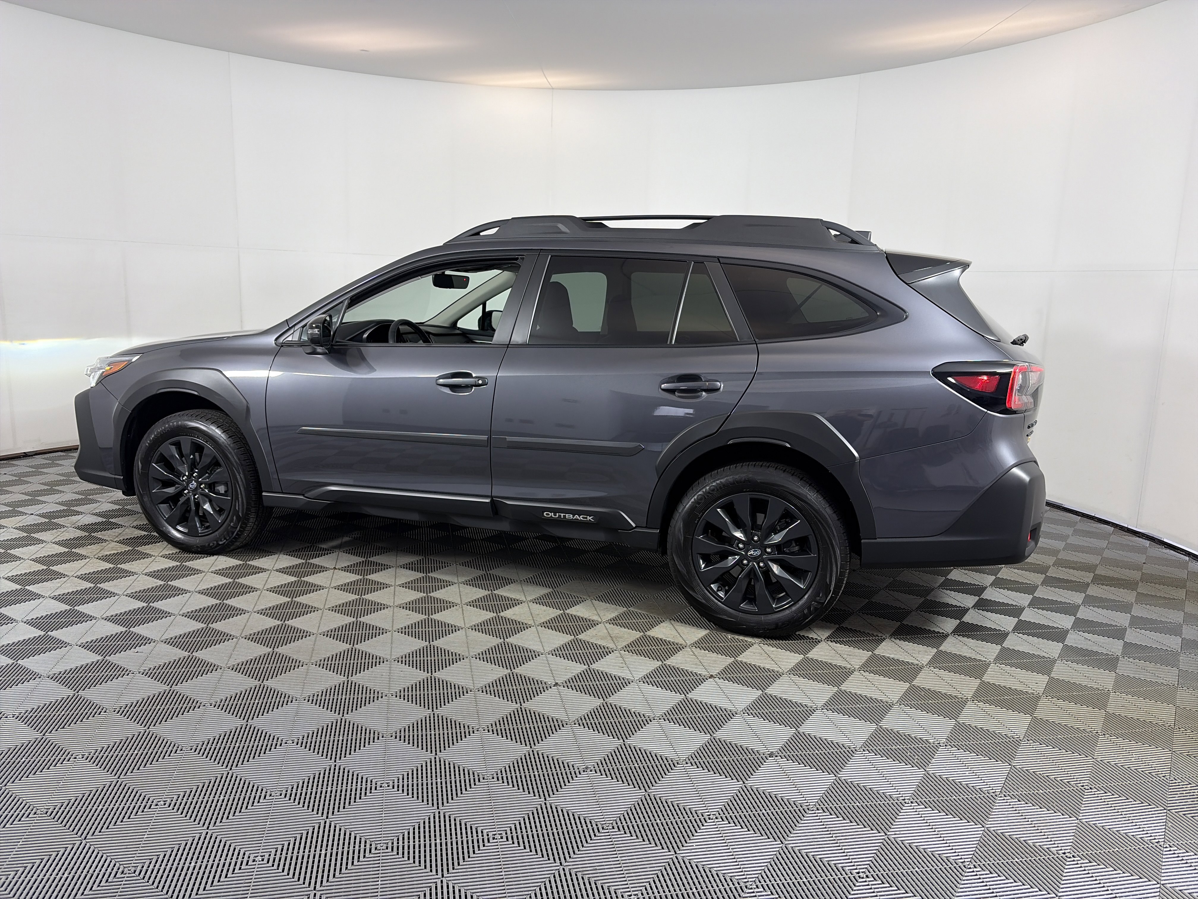 Used 2024 Subaru Outback Onyx Edition XT AWD/4WD image 8