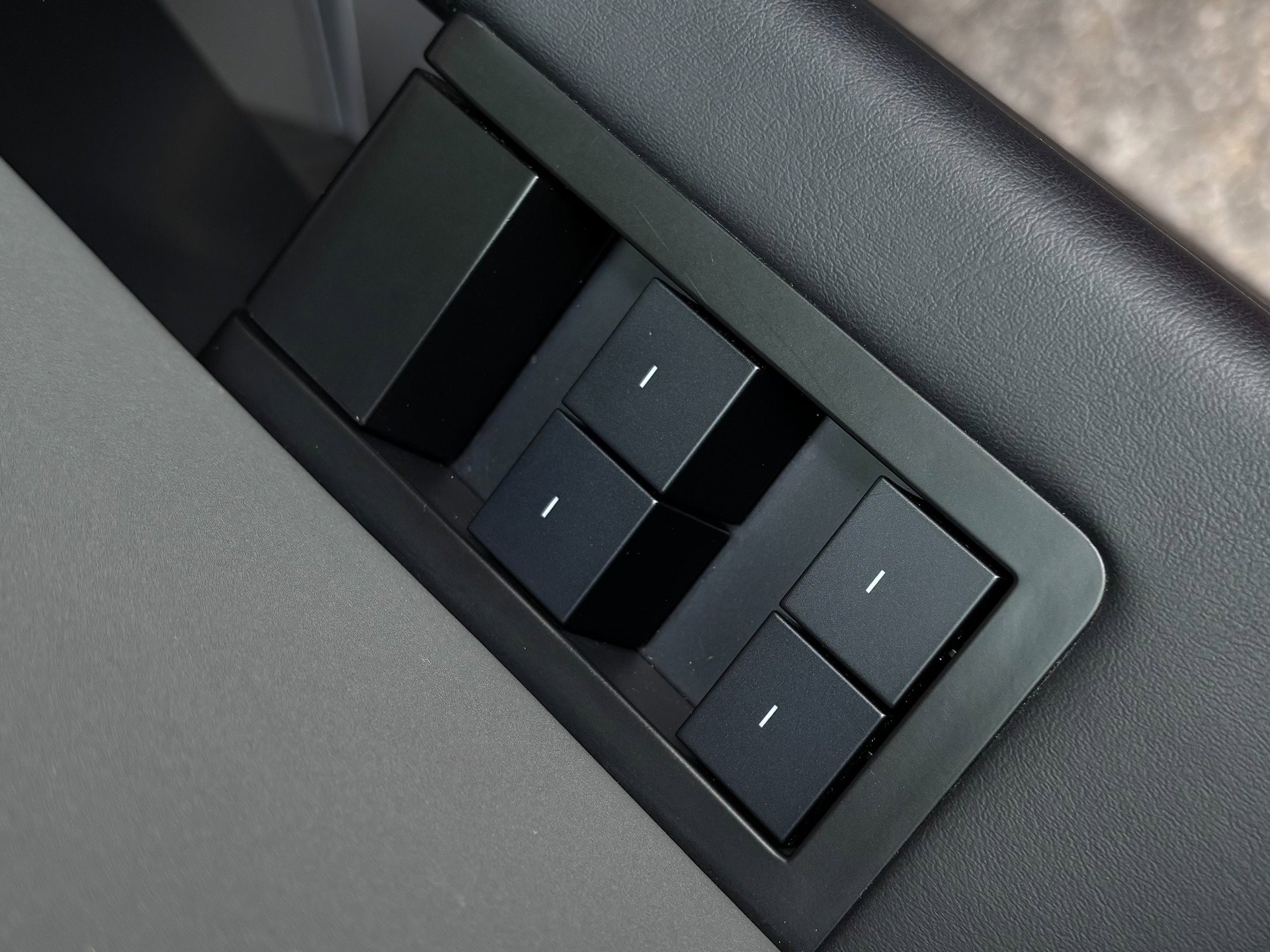 Used 2024 Tesla Cybertruck AWD Crew Cab image 49