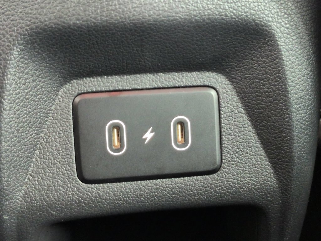 Used 2024 Hyundai Venue SEL FWD image 20