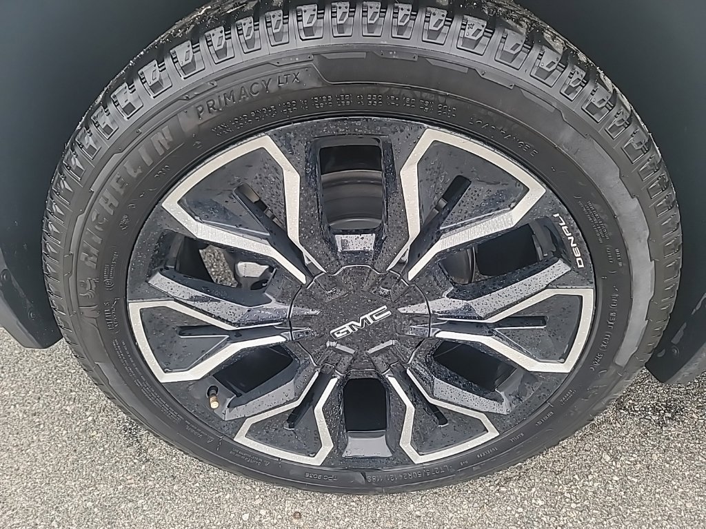 Used 2025 GMC Sierra EV Denali AWD/4WD image 12