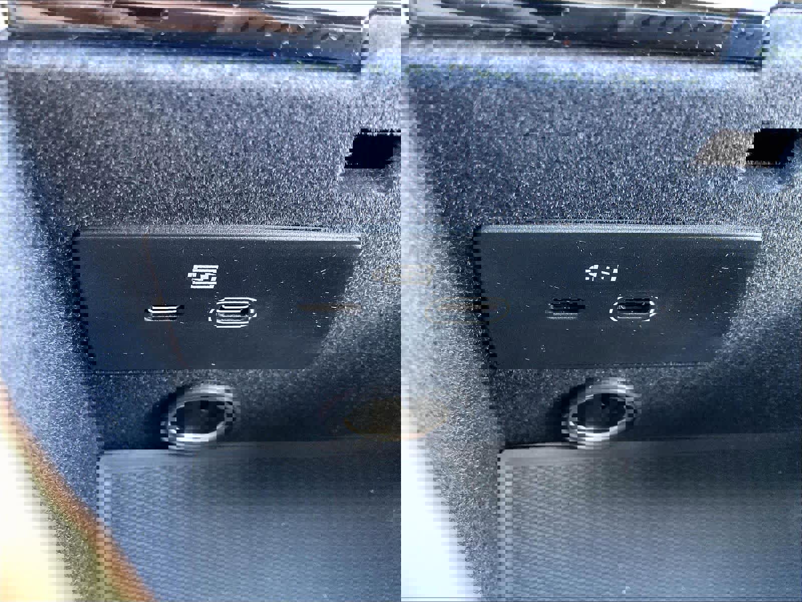 New 2026 Volvo XC90 T8 Plus w/ Protection Package Premier image 23