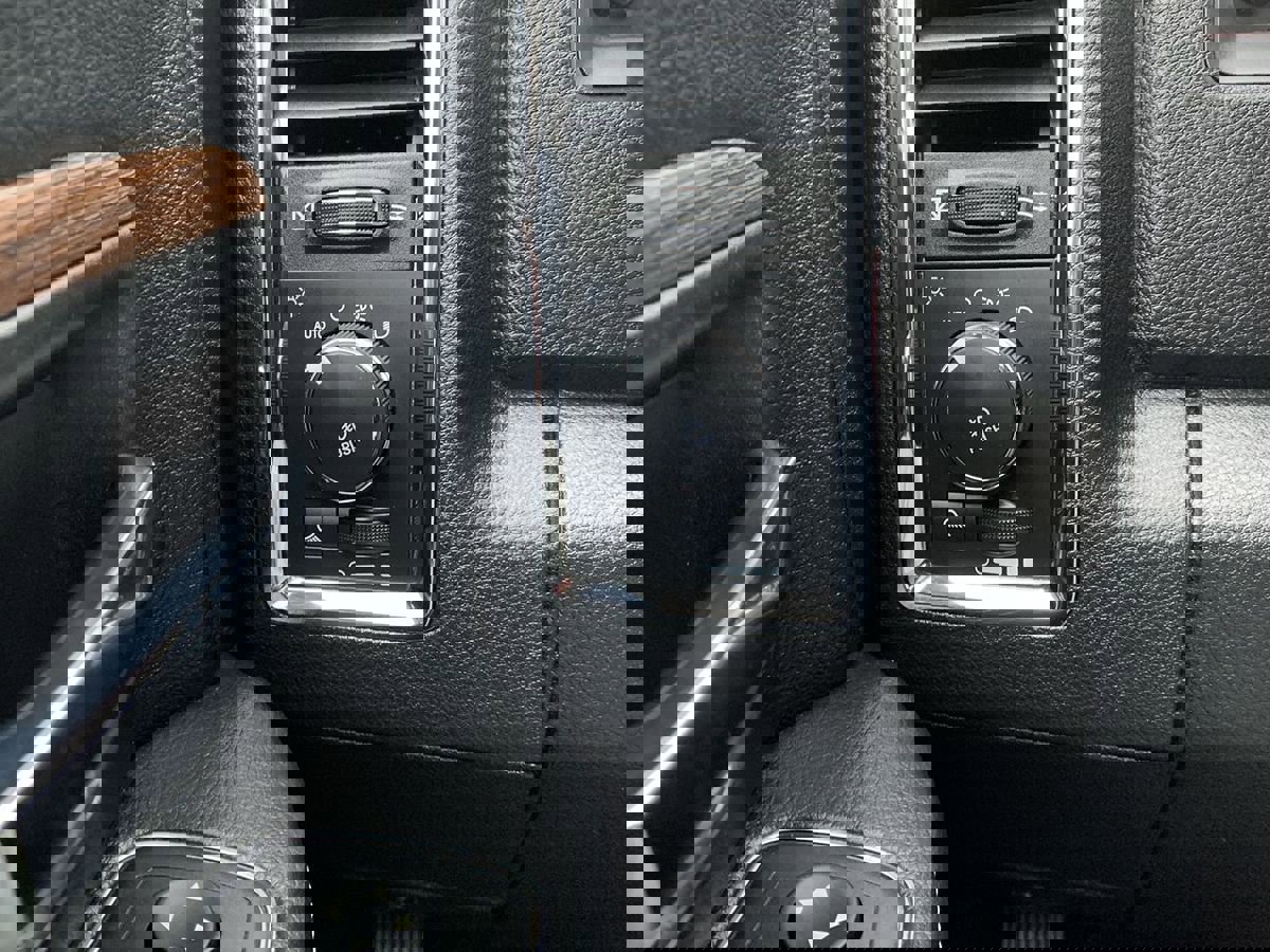 Used 2018 RAM 1500 Laramie image 16