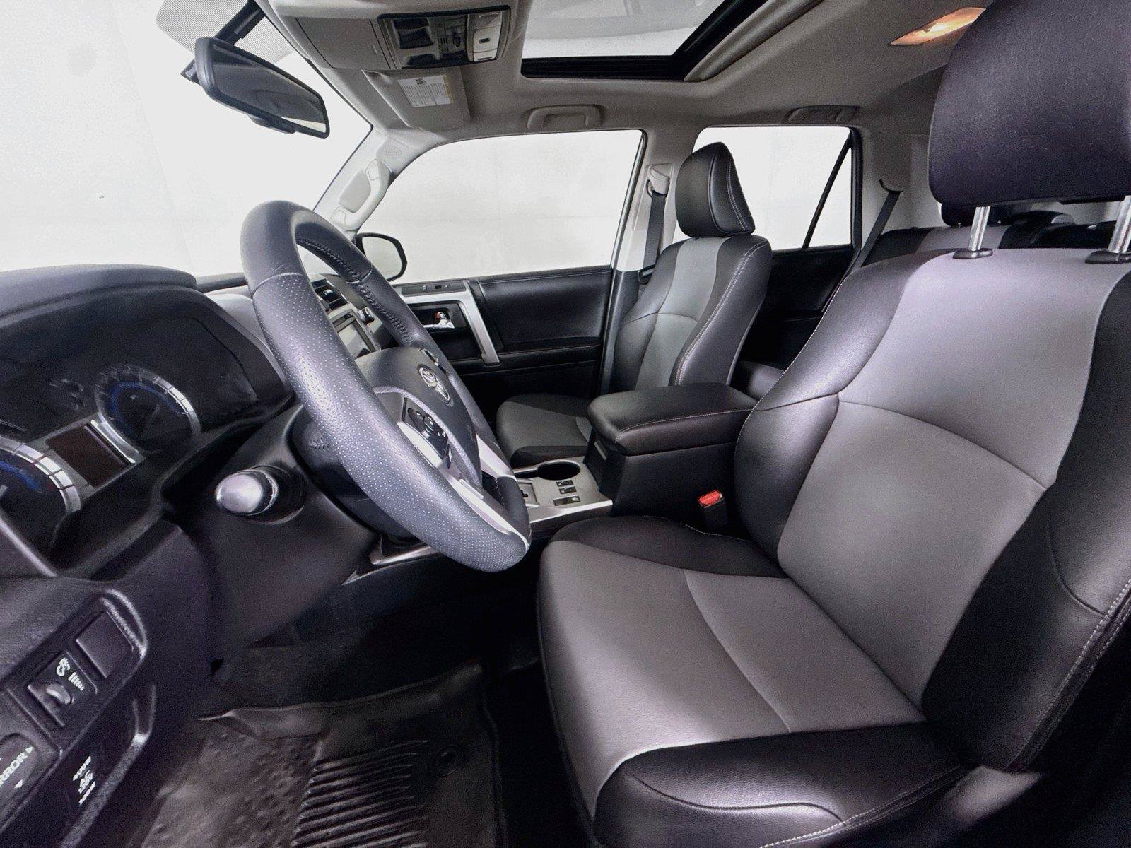 Used 2016 Toyota 4Runner SR5 Premium RWD image 3