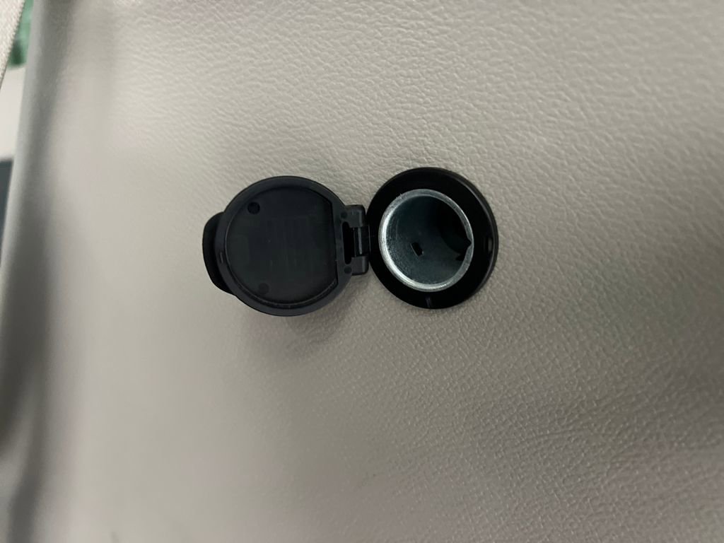 Used 2024 Chrysler Pacifica Limited image 46