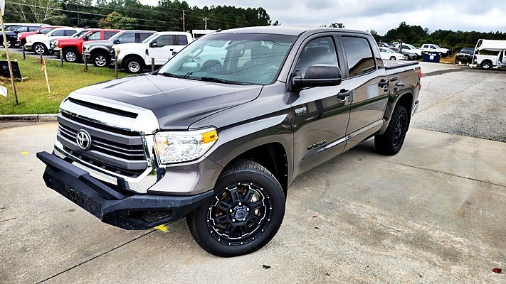 Used 2016 Toyota Tundra SR5 w/ SR5 Upgrade Package AWD/4WD image 3