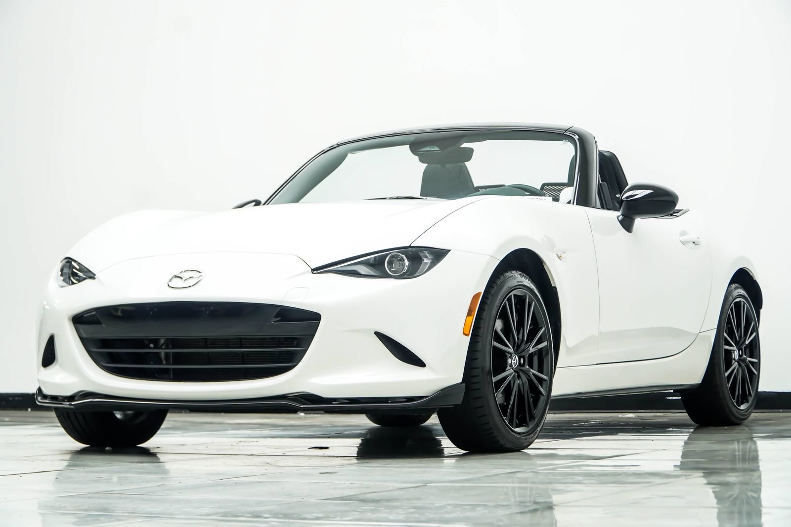 Used 2025 MAZDA MX-5 Miata Club RWD image 12