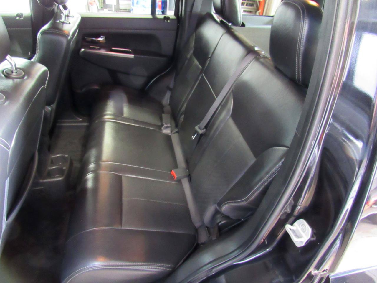 Used 2012 Jeep Liberty Limited Jet w/ Chrome Accents Group AWD/4WD image 28
