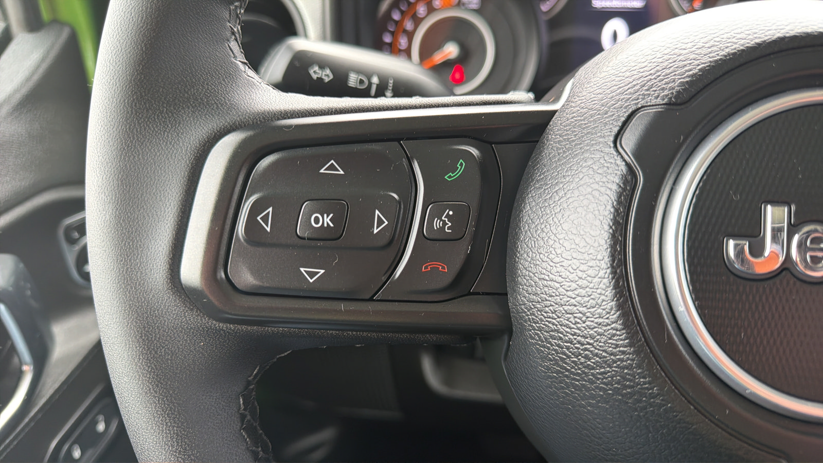 Used 2025 Jeep Wrangler Sport AWD/4WD image 16