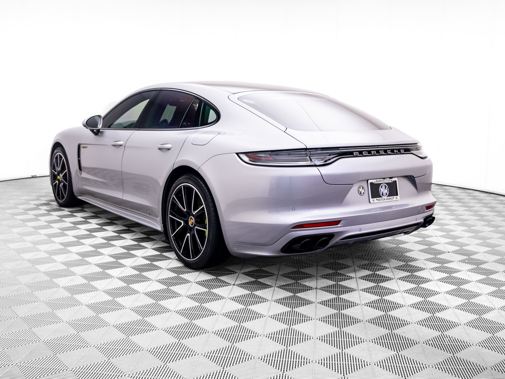 Used 2022 Porsche Panamera 4 AWD/4WD image 3