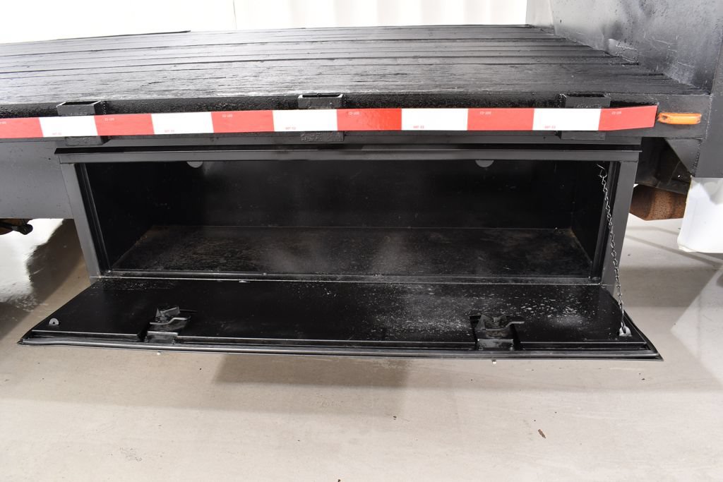 Used 2013 Ford F550 2WD Regular Cab Super Duty w/ Payload Upgrade Pkg image 16