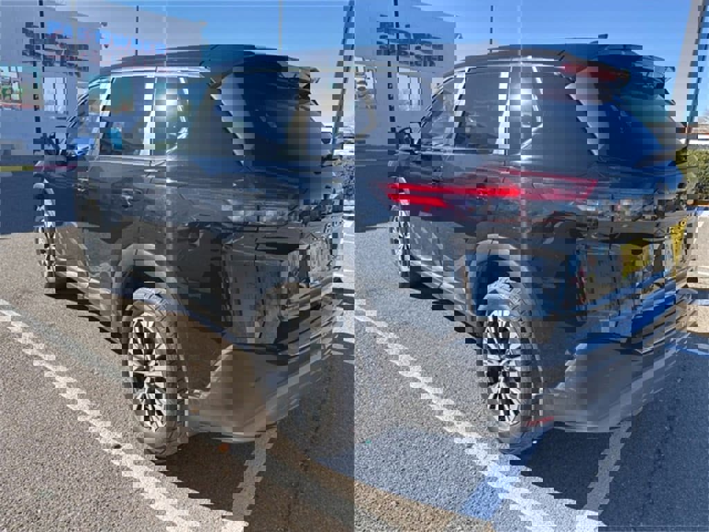 Used 2023 Nissan Rogue SV image 5