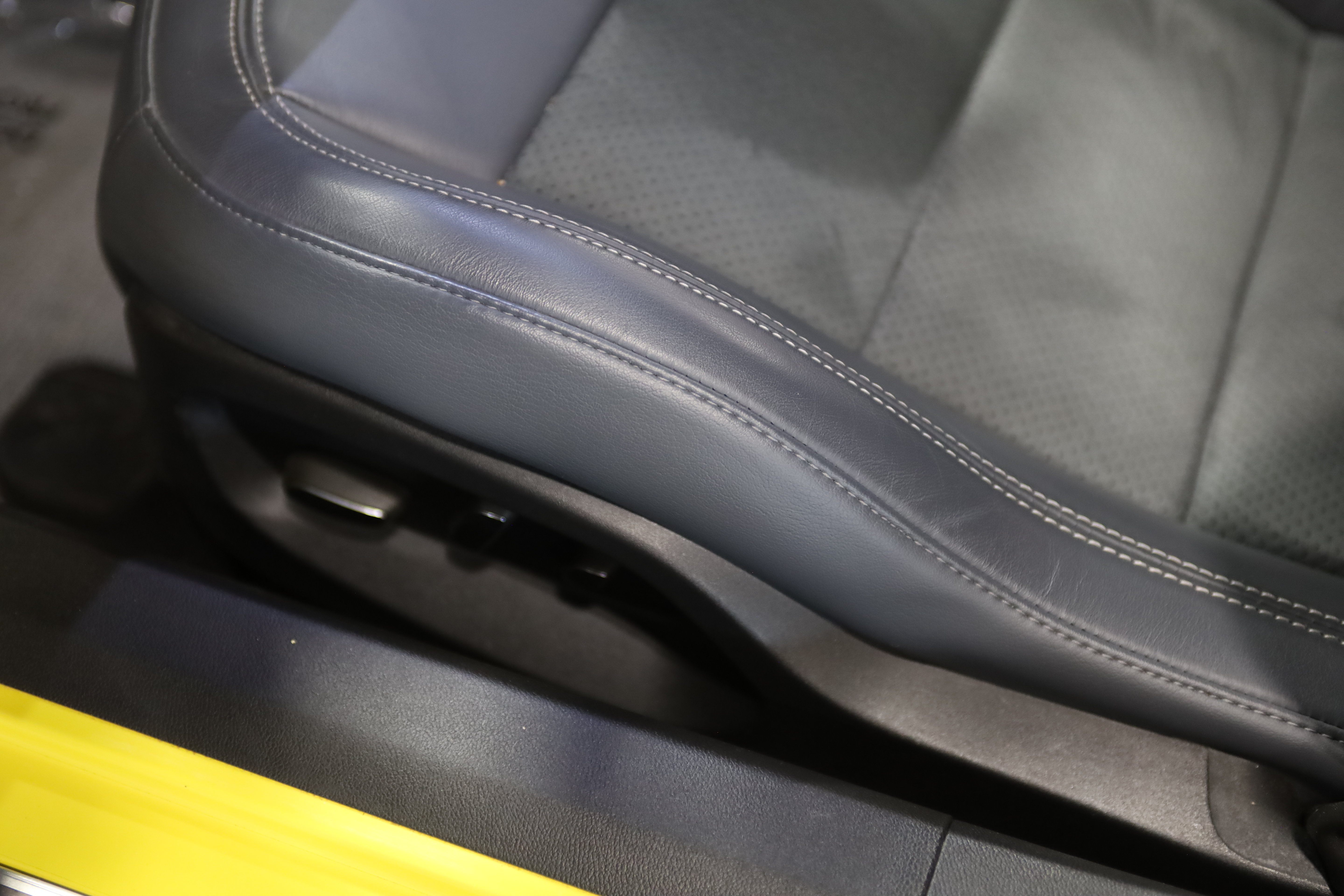Used 2016 Chevrolet Corvette Z06 w/ 3LZ Preferred Equipment Group RWD image 19