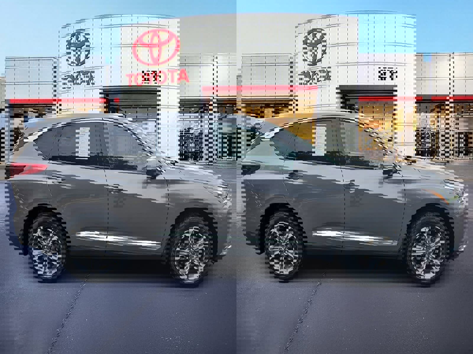 Used 2025 Acura RDX SH-AWD w/ Technology Package image 4