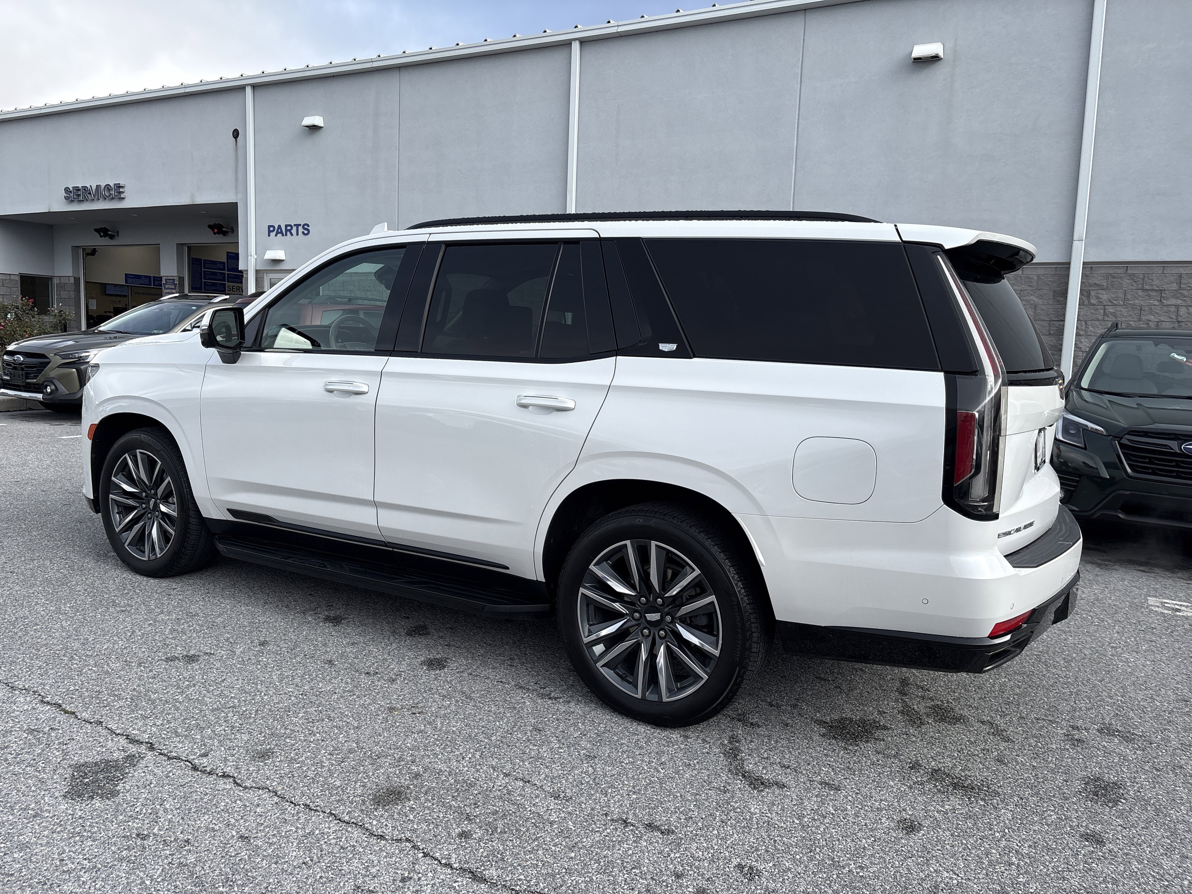 Used 2023 Cadillac Escalade Sport Platinum image 12