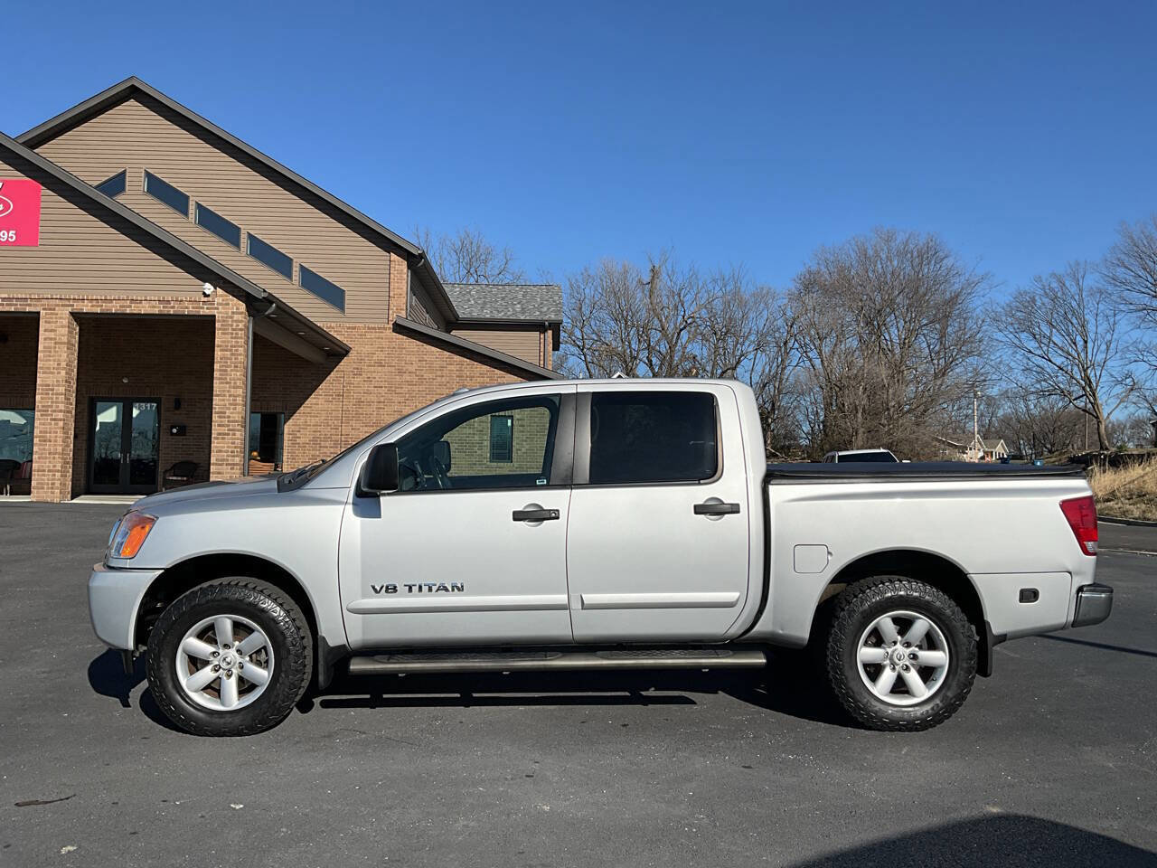 Used 2013 Nissan Titan SV w/ SV Premium Utility Pkg image 2