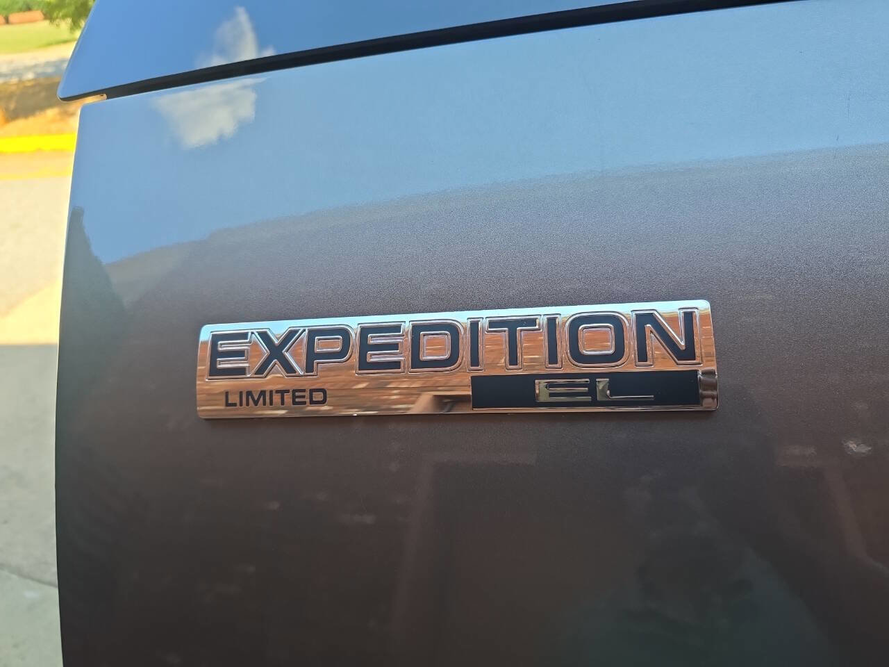 Used 2012 Ford Expedition EL Limited image 24