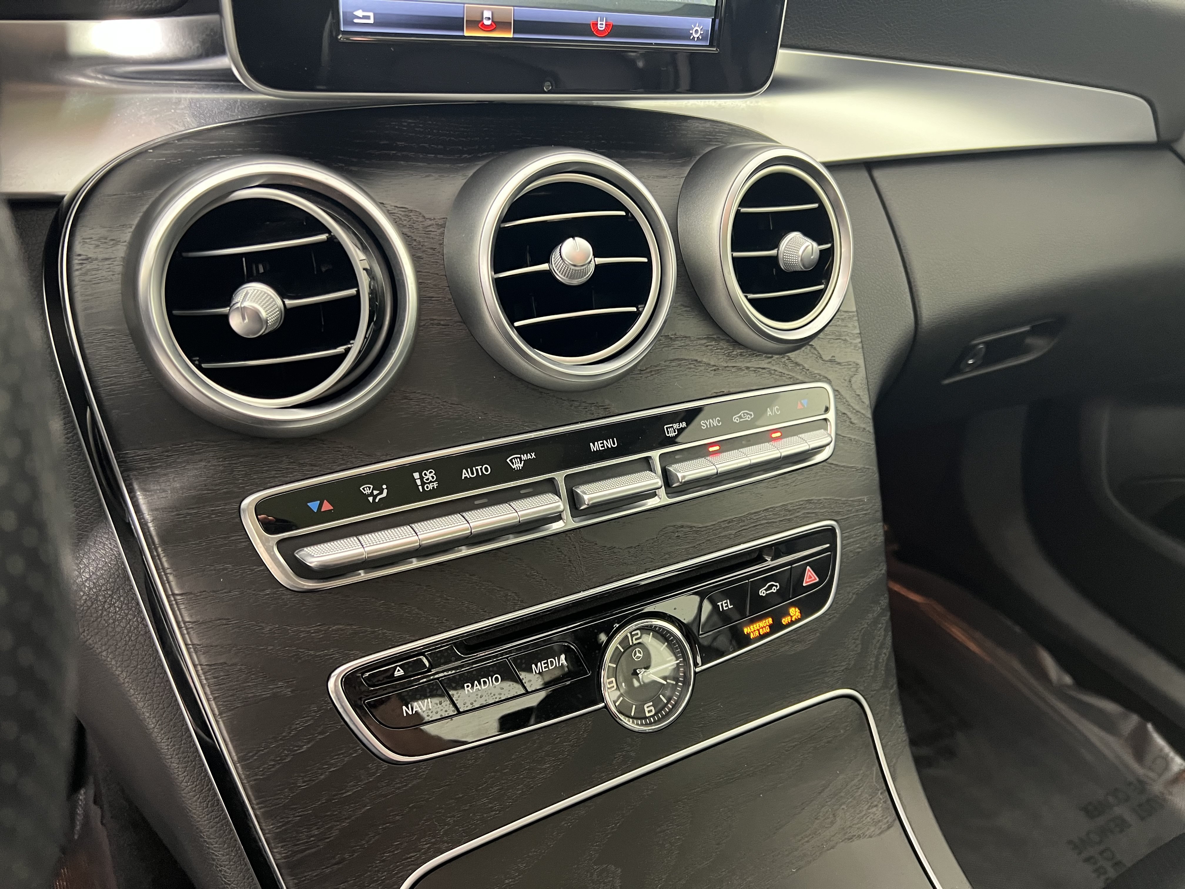 Used 2017 Mercedes-Benz C 300 4MATIC Sedan image 32