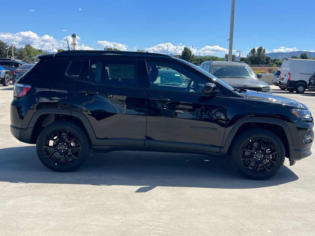 New 2026 Jeep Compass Latitude AWD/4WD image 9