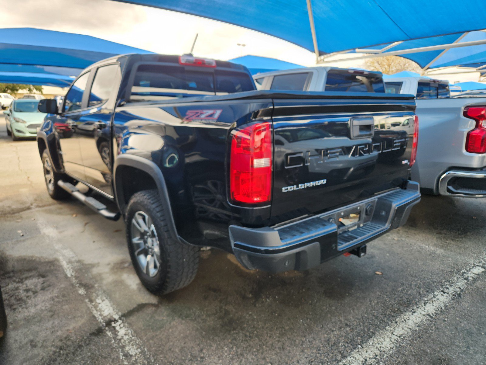 Used 2021 Chevrolet Colorado Z71 w/ Safety Package AWD/4WD image 3
