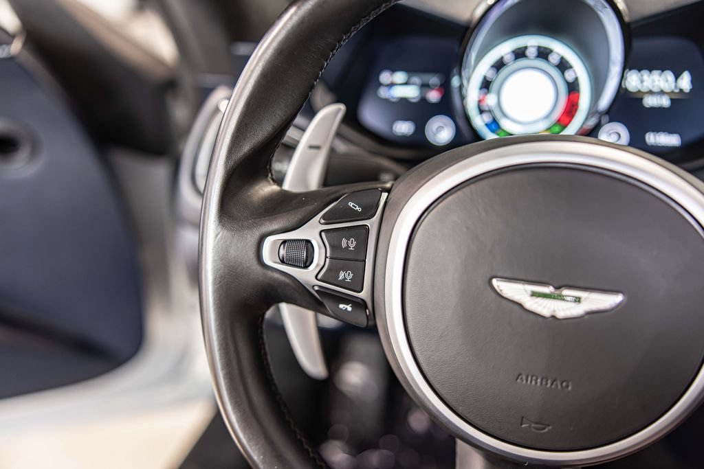Used 2020 Aston Martin V8 Vantage Coupe RWD image 22