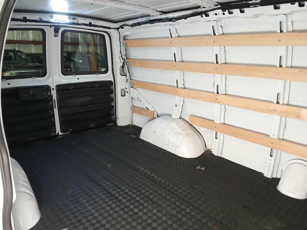 Certified 2025 Chevrolet Express 2500 w/ Driver Convenience Package RWD image 9