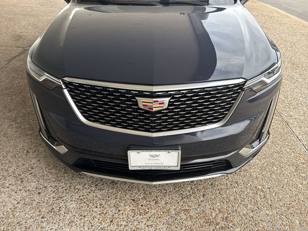 Certified 2025 Cadillac XT6 Premium Luxury AWD/4WD image 32