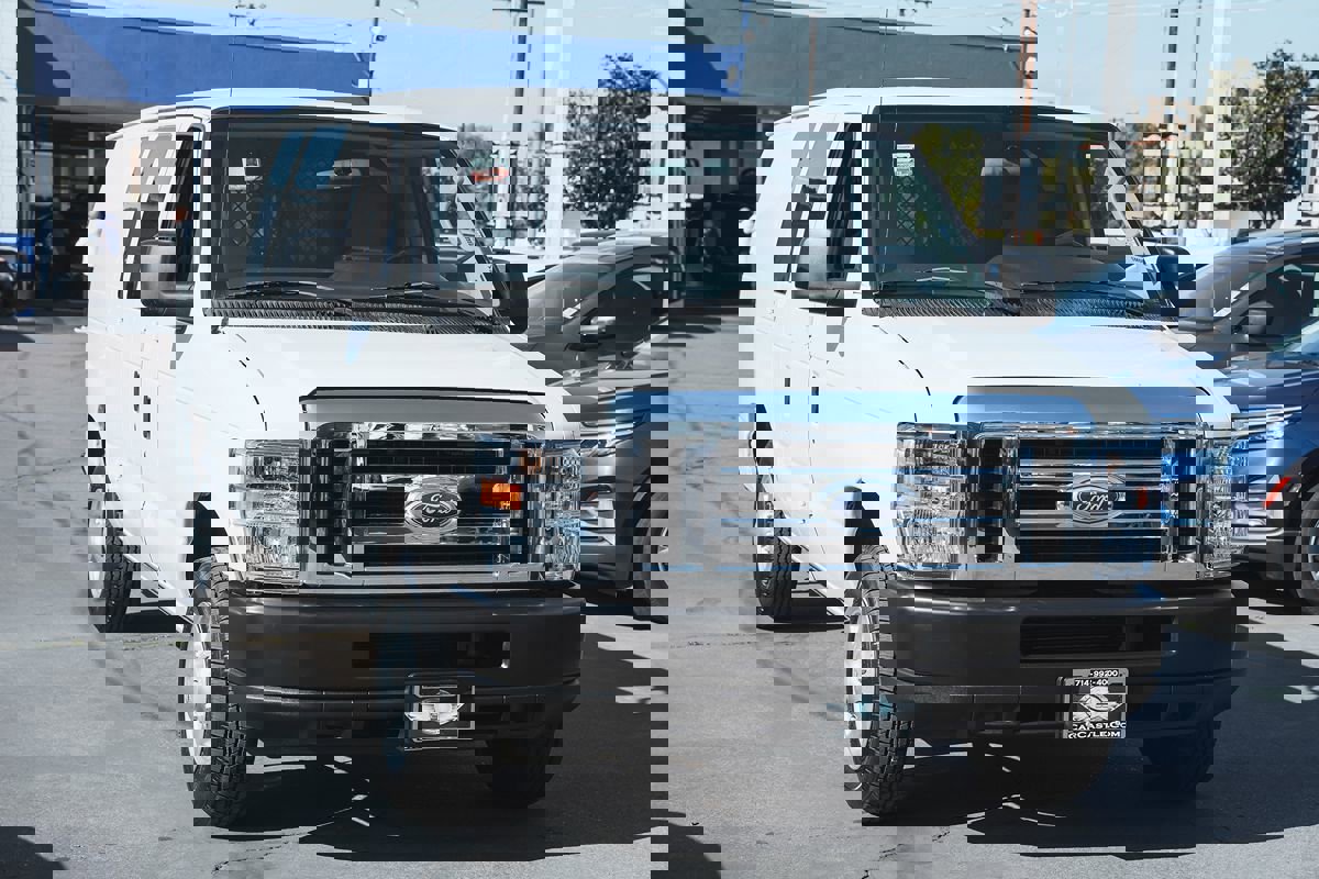 Used 2014 Ford E-150 and Econoline 150 w/ Power Group image 5