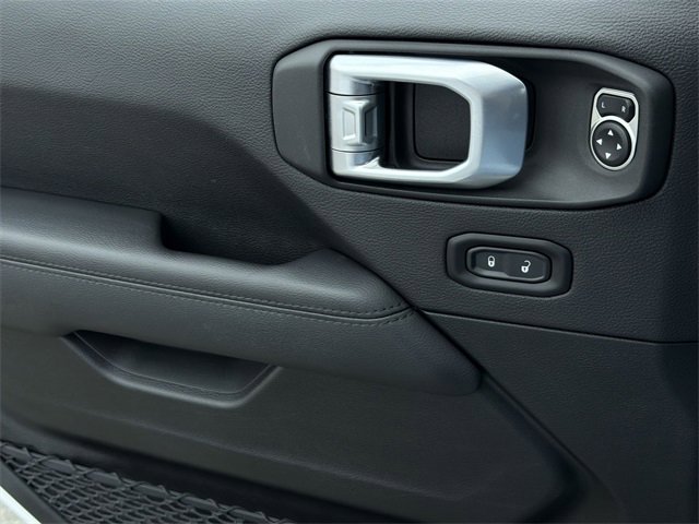 Used 2022 Jeep Wrangler Unlimited Sahara image 36